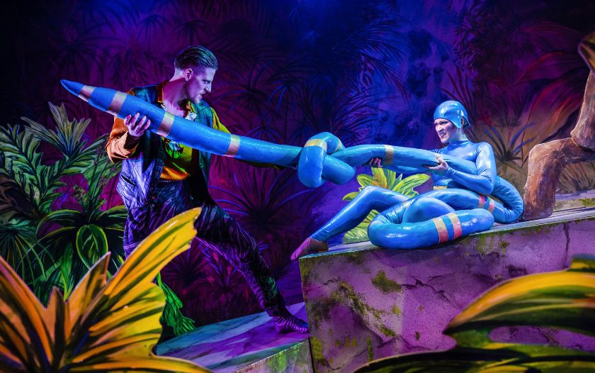 Shir Khan und Kaa liefern sich ein spannendes Duell